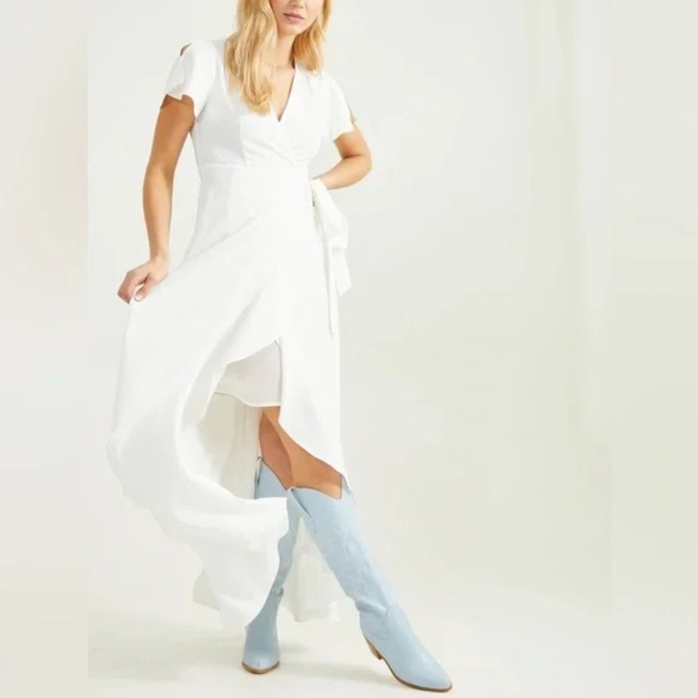 Altar’s state White Wrap Dress